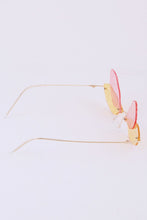 Load image into Gallery viewer, Butterfly Sunnies
